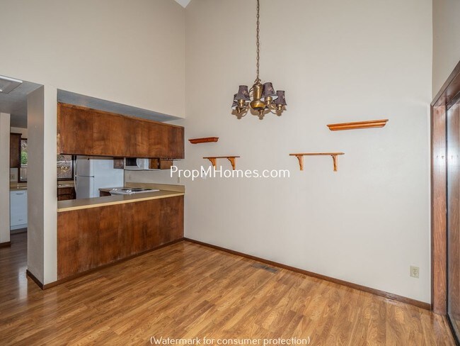 Foto del edificio - 5360 NE Windrow St