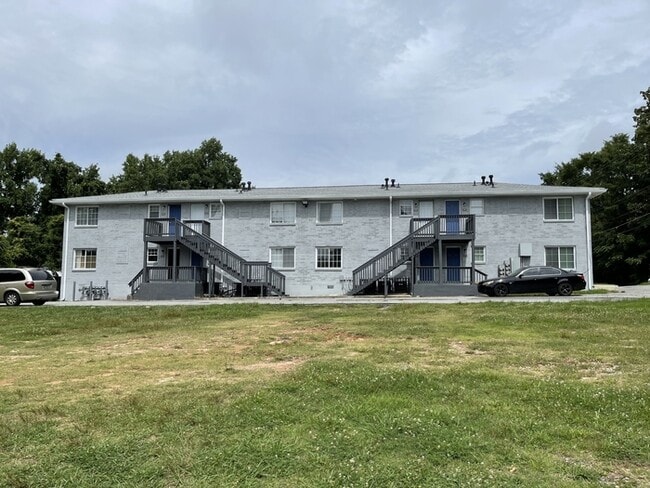 Photo - 1425 Joseph E. Boone Blvd NW House