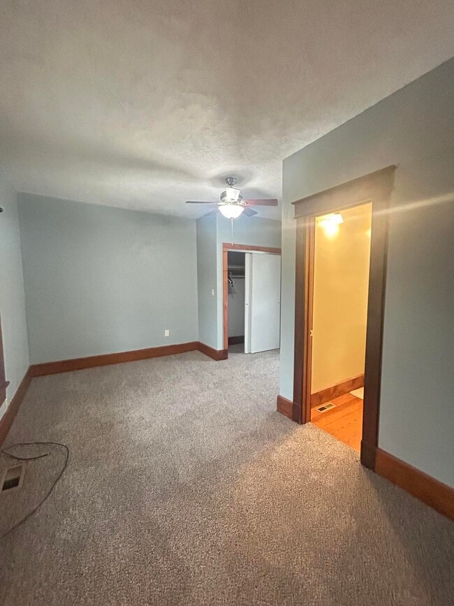 Building Photo - 9950 Prairie Lick Rd