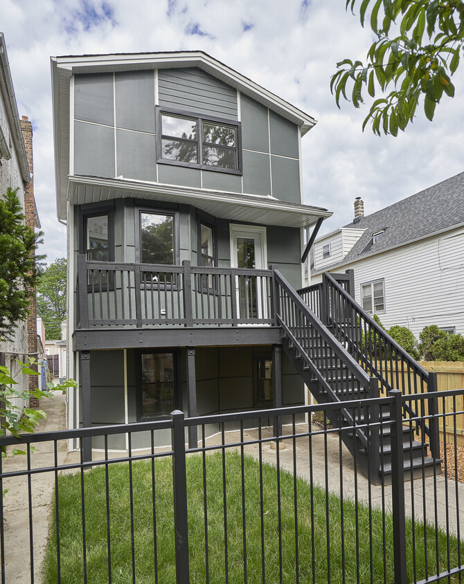 Primary Photo - 4330 N Lawndale Ave