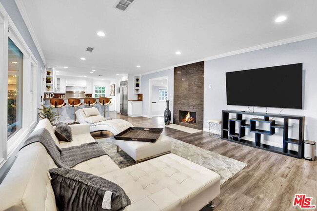 Foto del edificio - 8345 White Oak Ave