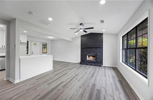 Foto del edificio - 2246 Hightrail Ct