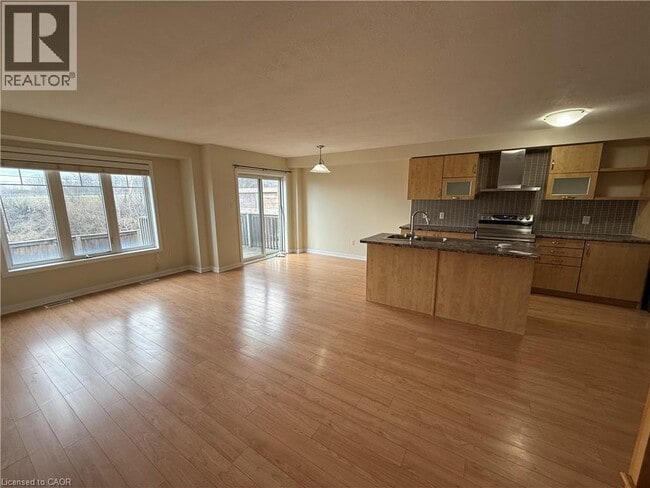 Building Photo - 148 Crafter Cres