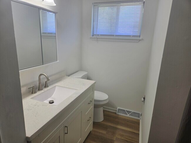Foto del edificio - 4807 E Schooner Rd