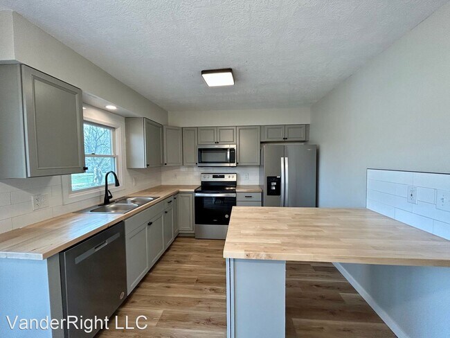 Building Photo - 4 br, 2 bath House - 6608 W 47th St