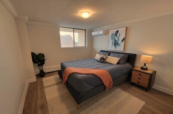 Photo du bâtiment - 387 E 42nd St