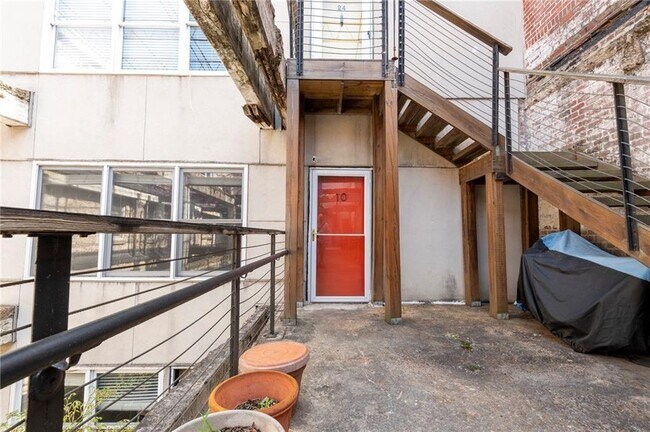 Building Photo - 244 Peters St SW