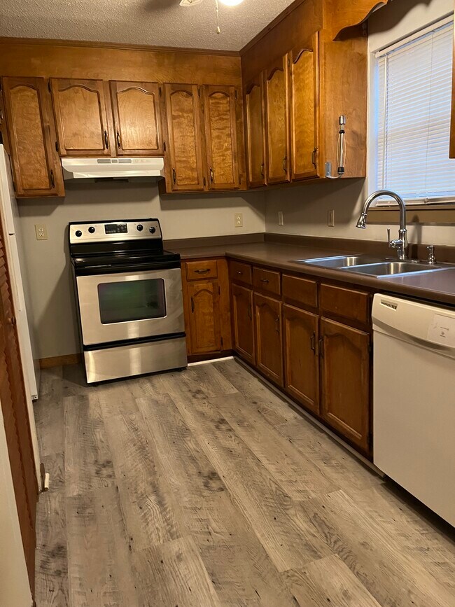 Foto del edificio - 800 Mountain View Ct