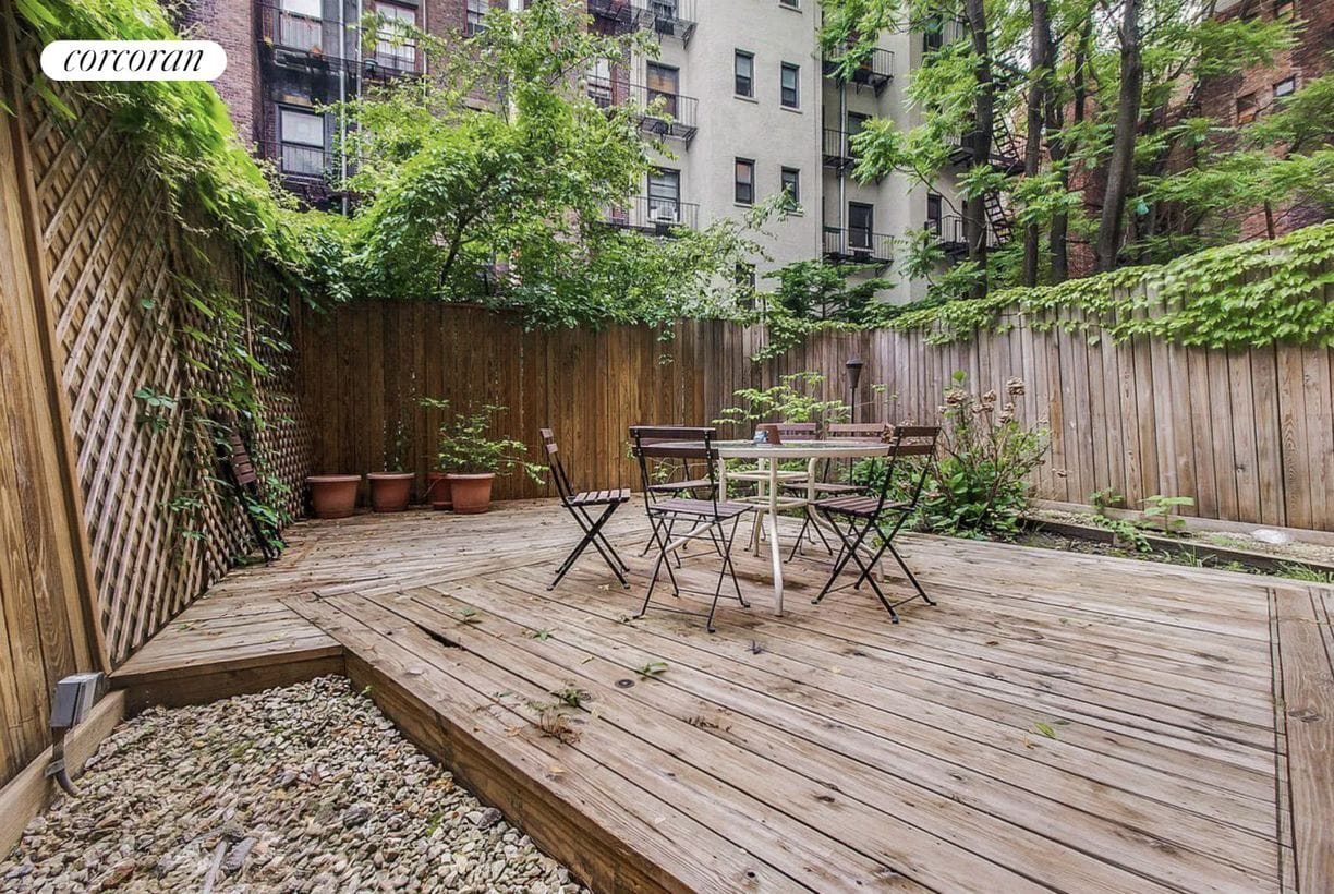 Primary Photo - 331 E 89th St