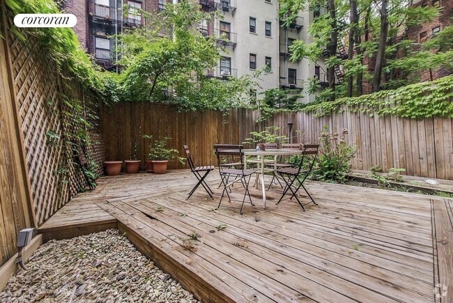 Building Photo - 331 E 89th St