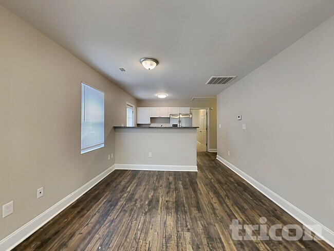 Foto del edificio - 5229 Harmon Pl