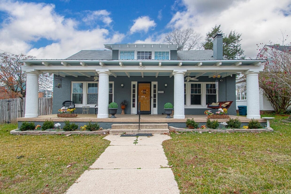 Primary Photo - 100 Colonial Ct