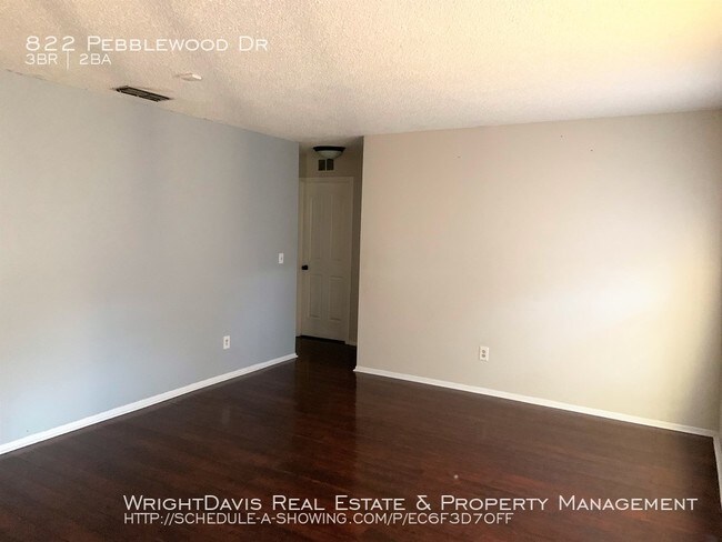 Building Photo - 822 Pebblewood Dr