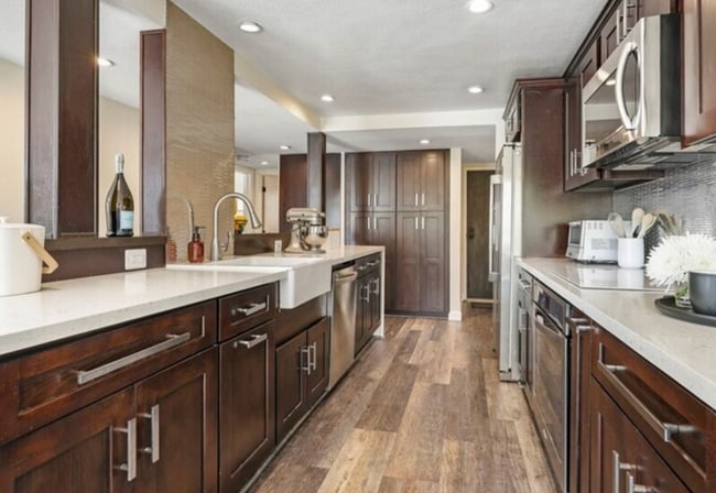 Building Photo - 2135 E 4th St