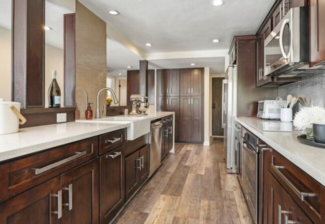 Foto del edificio - 2135 E 4th St