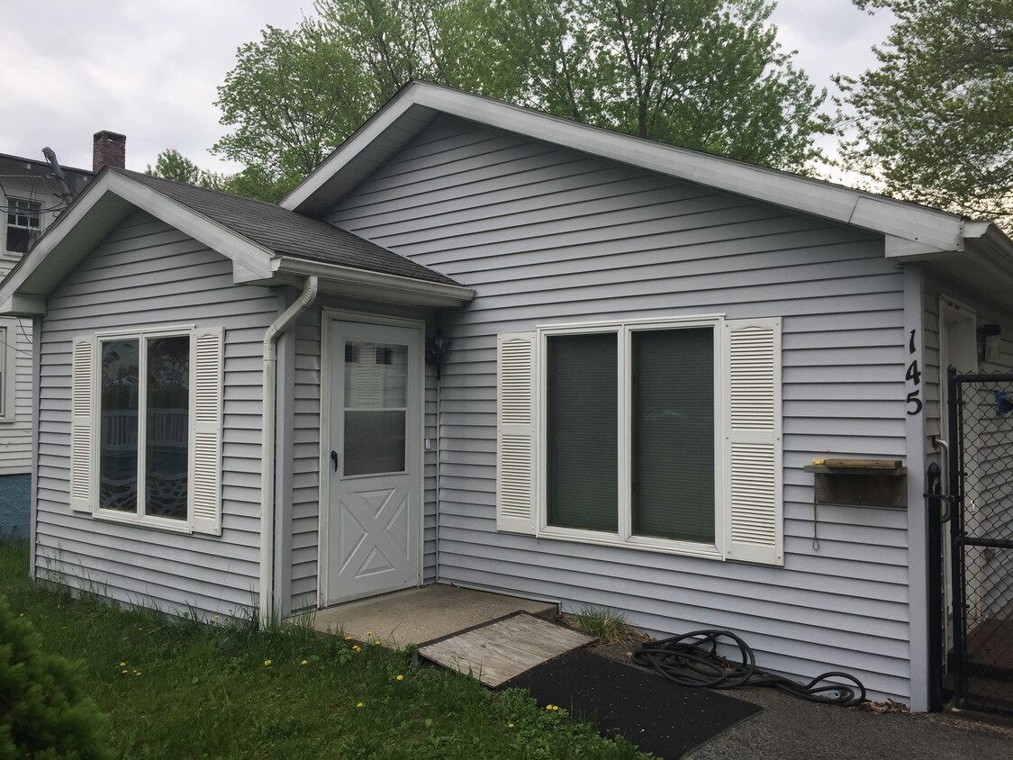 145 Commonwealth Ave, Middletown, NY 10940 House Rental in Middletown