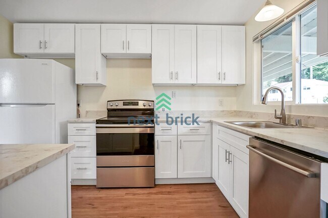 Foto del edificio - Charming 4 Bed 2 Bath Single Family for Re...