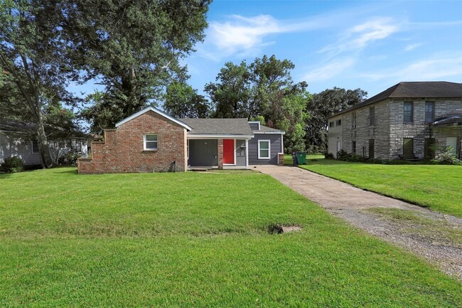 Building Photo - 710 E Magnolia St