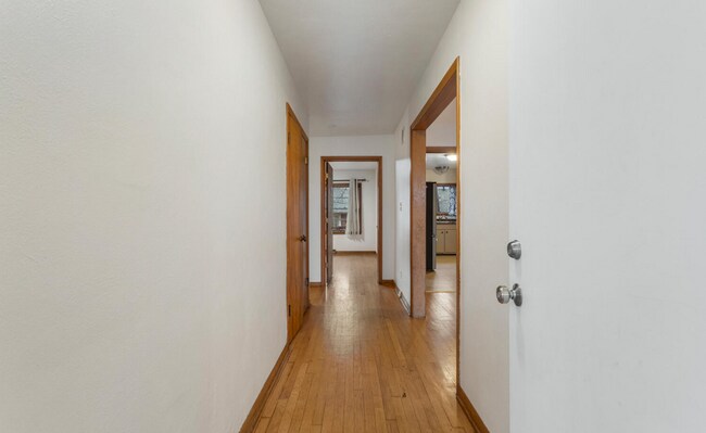 Foto del edificio - 1320 Alms Dr