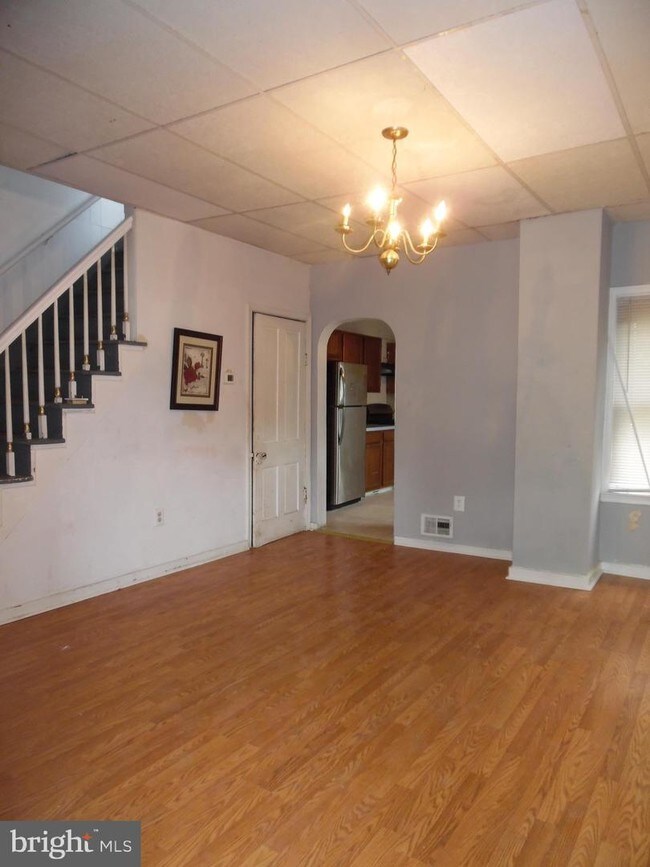Building Photo - 107 Maple St