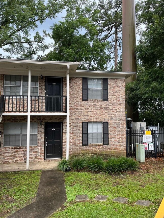 Building Photo - 324 S Lipona Rd