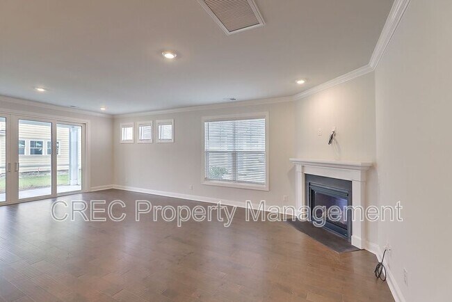 Foto del edificio - 166 Whaler Ave