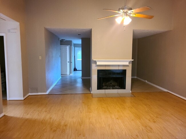 Building Photo - 2410 Spring Dusk Ln