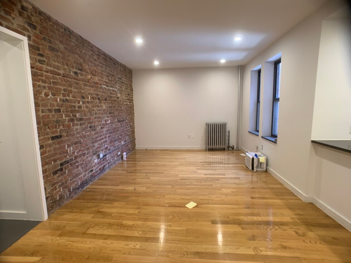 3971 Gouverneur Ave Unit 2F, The Bronx, NY 10463 Room for Rent in