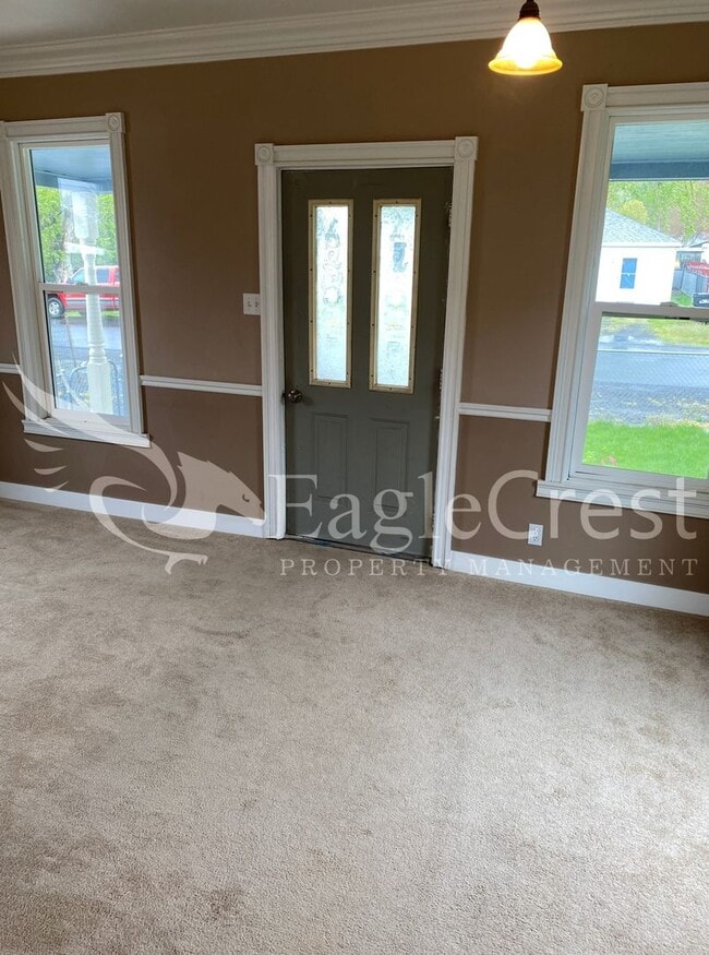 Building Photo - Charming 2 Bedroom Home With 1 Car Garage and A Covered Porch