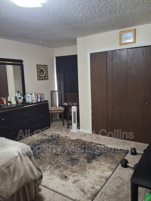 Building Photo - 2814 Parklake Dr