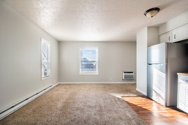 Foto del edificio - 1059 Woods Ferry Rd