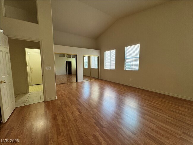 Foto del edificio - 1323 Dream Valley St