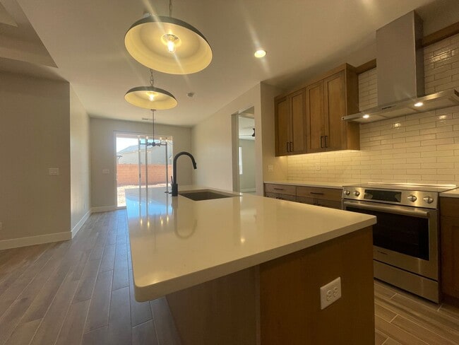 Foto del edificio - PET FRIENDLY!!! 4 Bedroom Home next to SAND HOLLOW STATE PARK!!