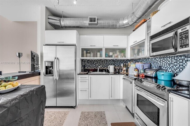 Foto del edificio - 690 SW 1st Ct