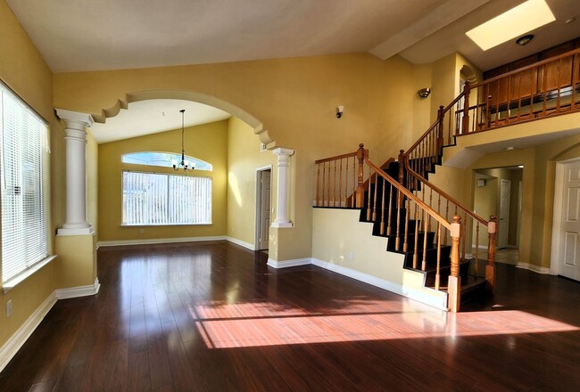 Foto del edificio - Beautiful 2 Story 4bd 2ba Home in Temecula