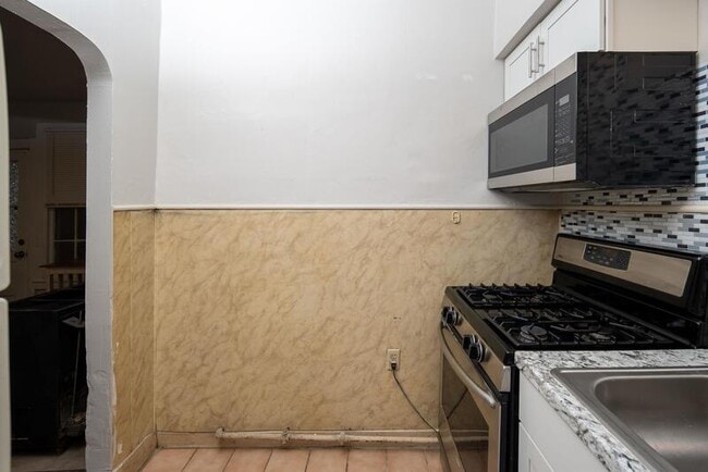 Building Photo - 53 Main St