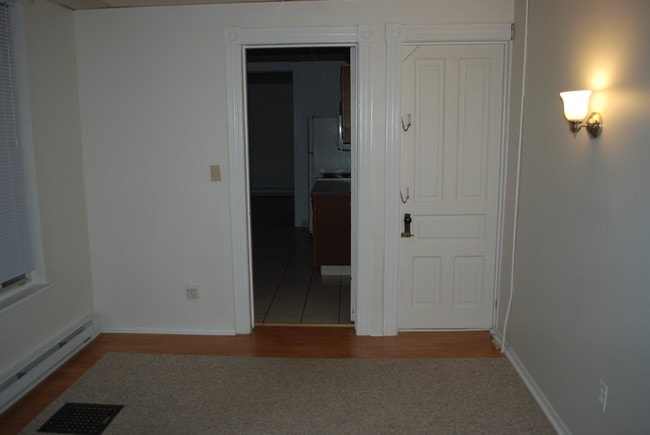 Dormitorio con armario - 223 N 16th St