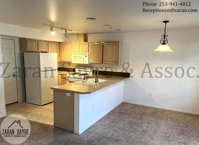 Building Photo - 253- Spacious and Lovely Townhome in Feder...
