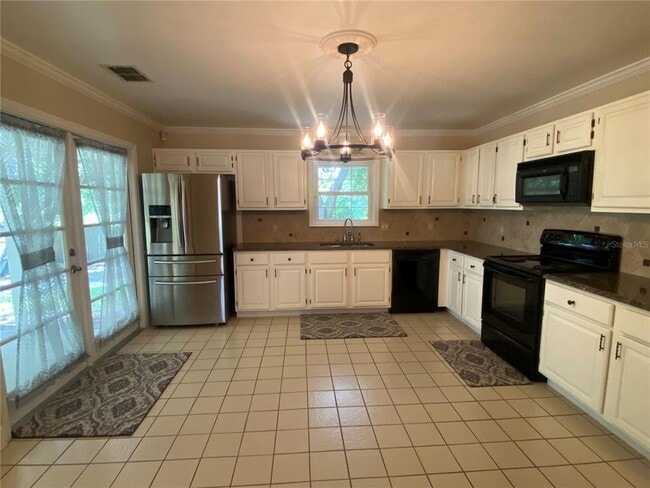 Building Photo - 503 Lake Charm Ct