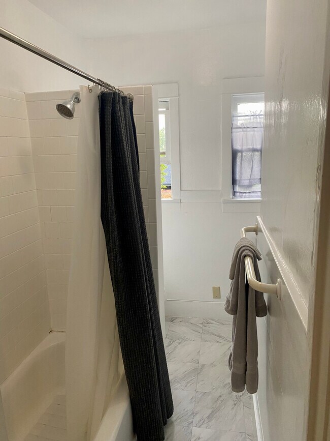 Foto del edificio - 2102 6th St