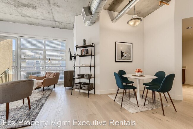 Building Photo - 1 br, 1 bath House - 3401 Arapahoe Ave #316