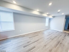 Building Photo - 76 Bloomfield Ave