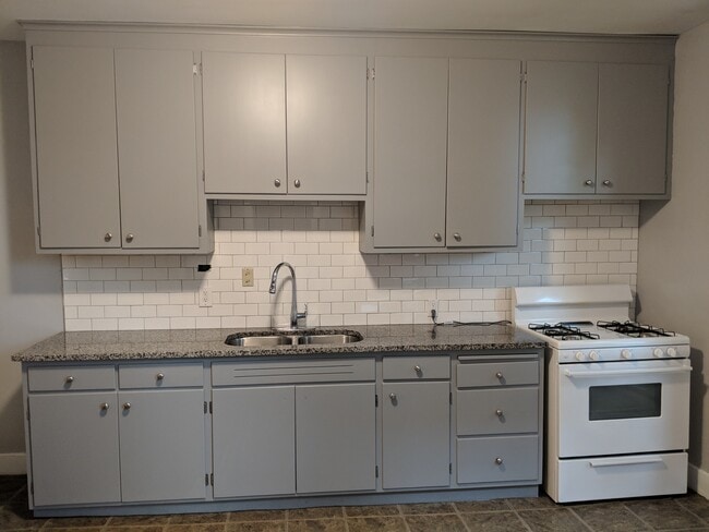 Building Photo - 3244 Humboldt Avenue South