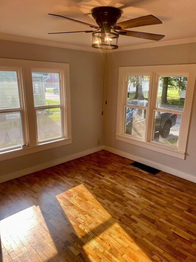 Foto del edificio - 411 Matthews Ave