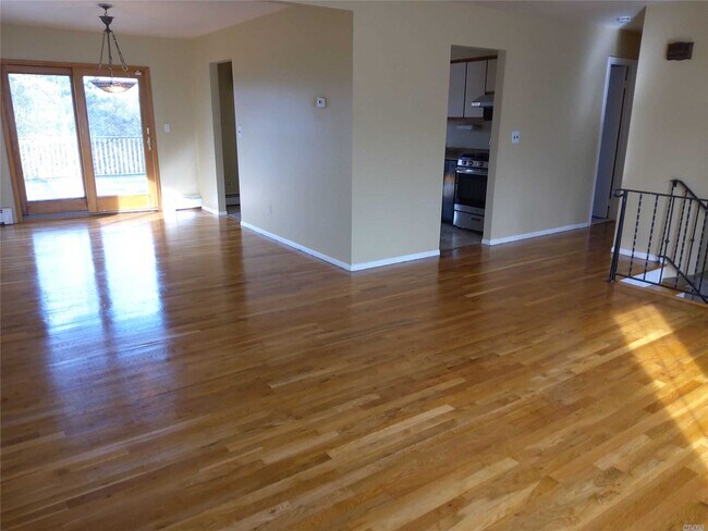 Building Photo - 62 Sandy Hollow Dr