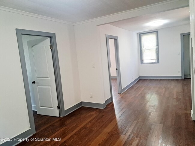 Building Photo - 625 Rosen Ct