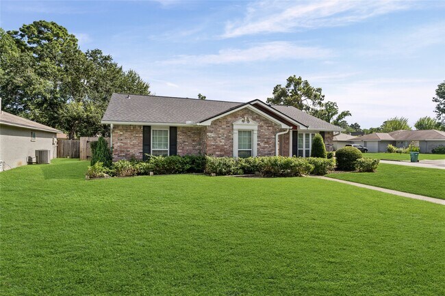 Foto del edificio - 3202 Greenham Ct