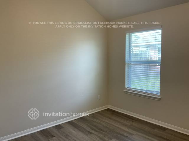 Building Photo - 25 Mira Loma Dr