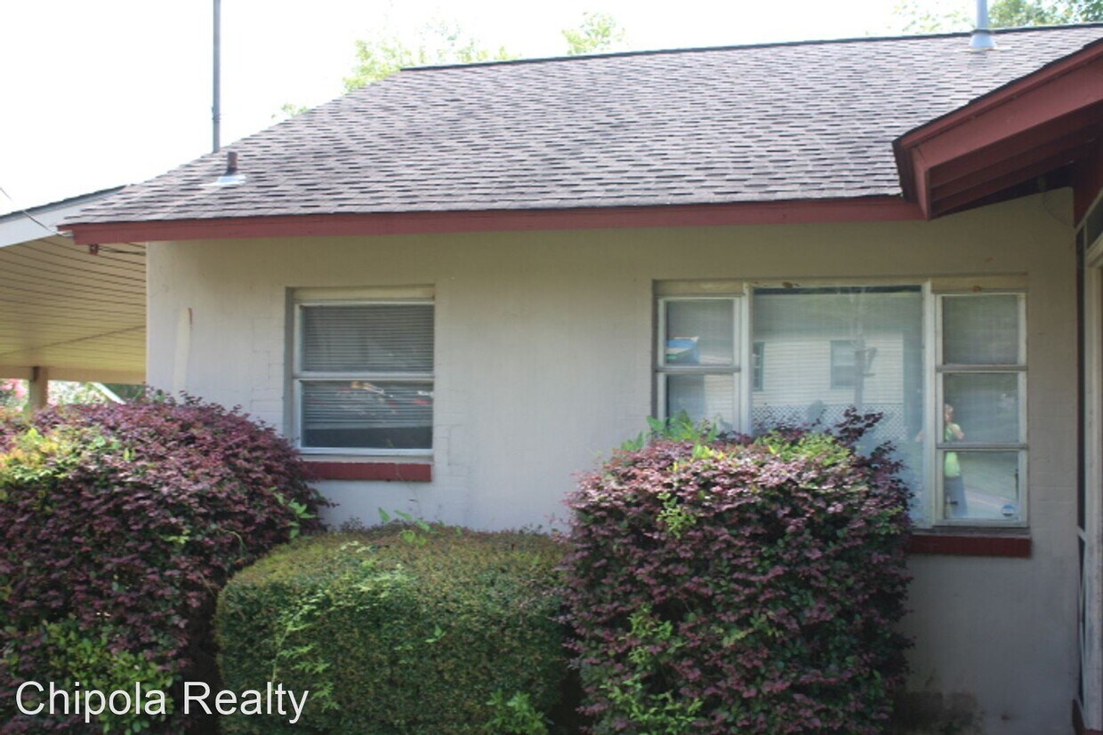 Primary Photo - 2 br, 1 bath House - 2992 Caledonia Street