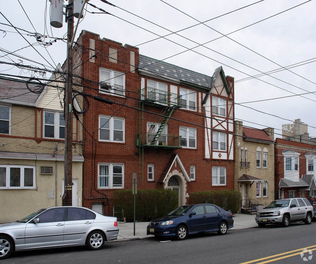Primary Photo - 508 Grand Ave
